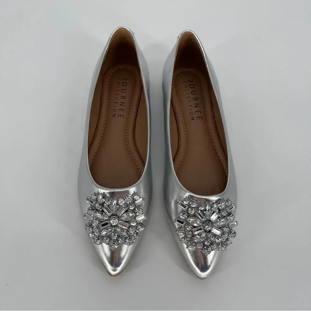 Journee Collection Renzo Flats Silver Embellished - Size 7W